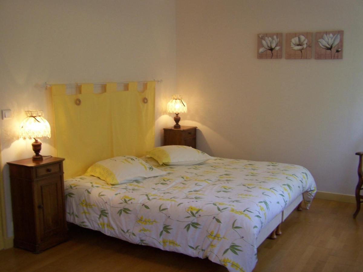 Les Cigales Bed & Breakfast Charols Екстериор снимка
