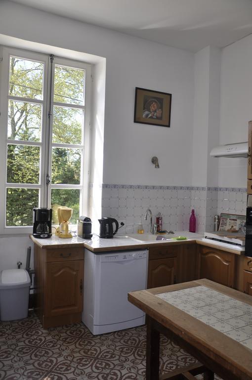 Les Cigales Bed & Breakfast Charols Екстериор снимка