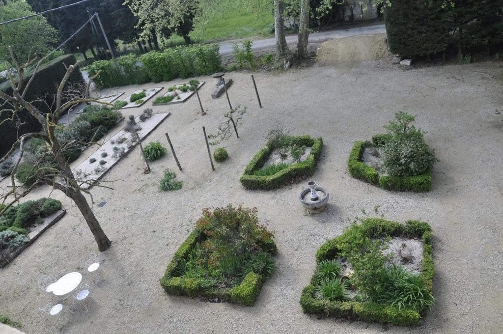 Les Cigales Bed & Breakfast Charols Екстериор снимка