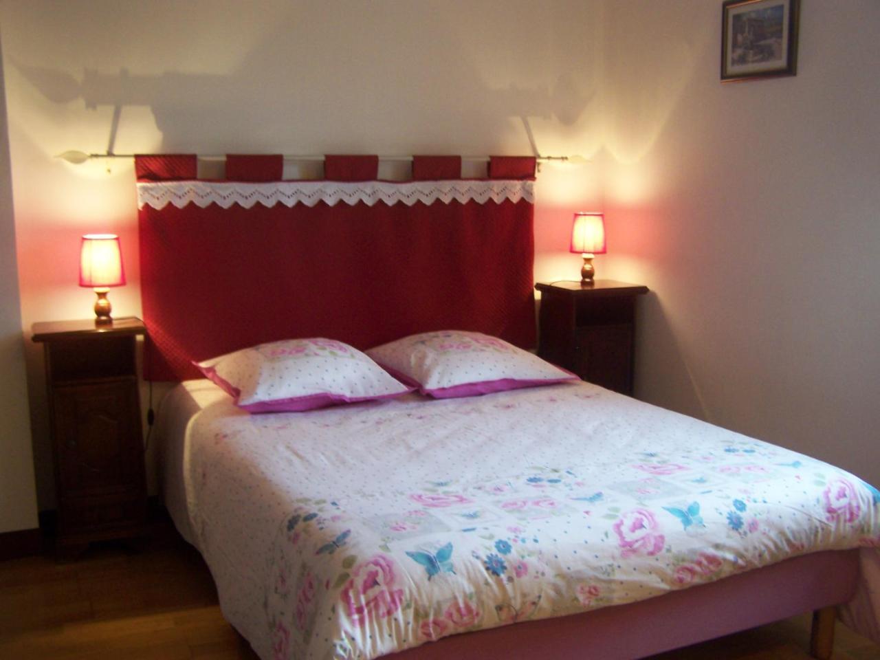 Les Cigales Bed & Breakfast Charols Екстериор снимка